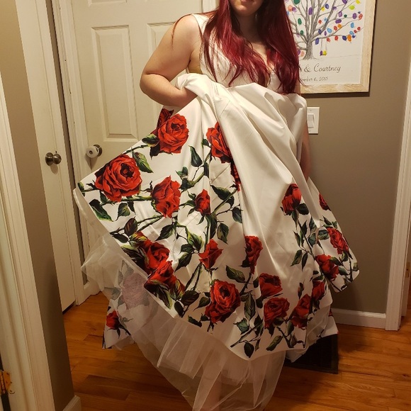 Unused wedding dress/ formal /prom - Picture 6 of 6
